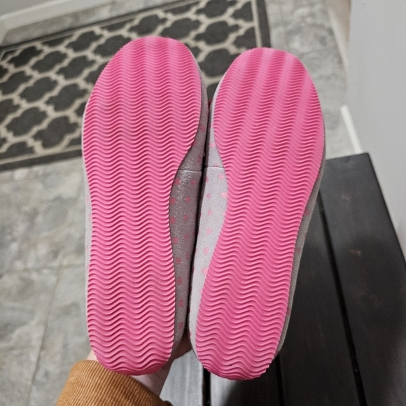 UGG Slippers/Loafers - Picture 5 of 6